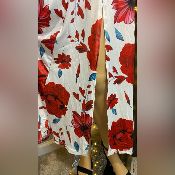 Boho 2-Piece Outfit - Off Shoulder Smocked Top & Floral High Waist Skirt - Picture 6 of 9